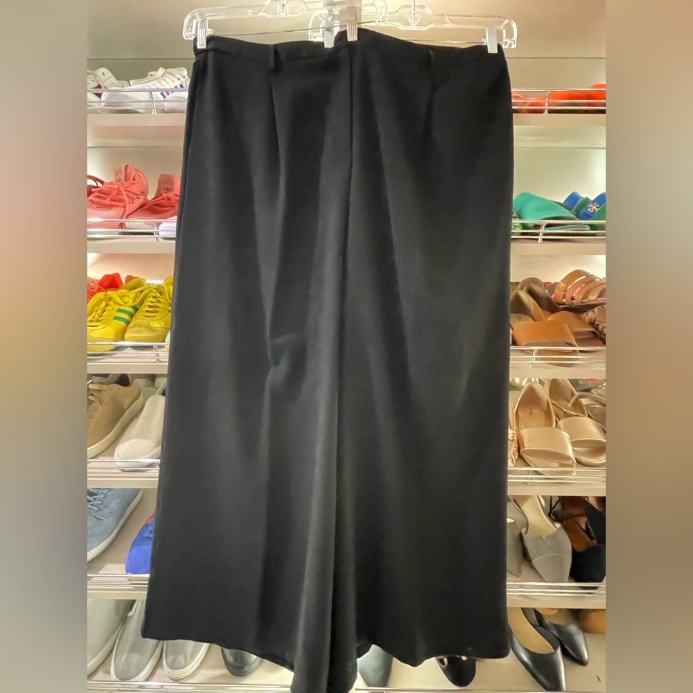 Black trousers